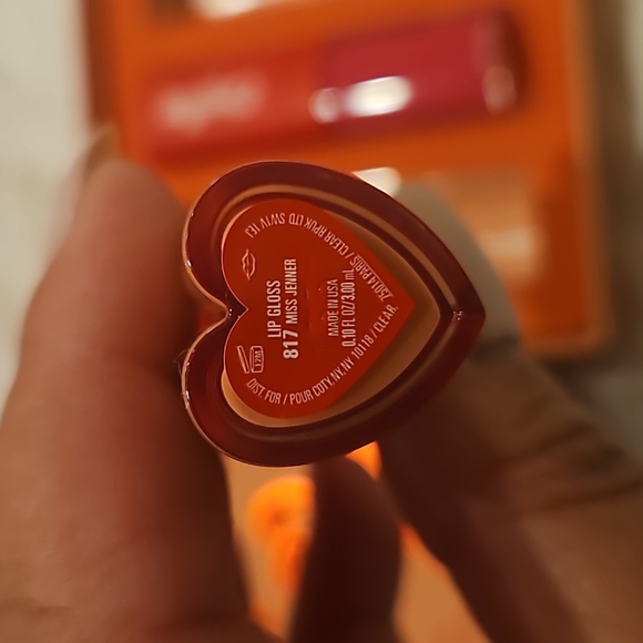 Lip Gloss - Picture 5 of 5